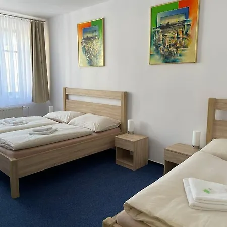 U Mesta Prahy Hotel *